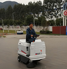 銳騰電子指定道路寶進(jìn)口掃地車